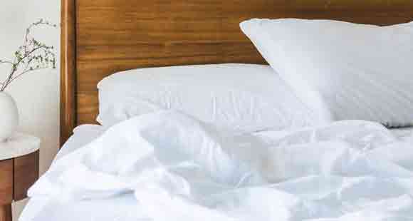 13 Important Factors to Consider When Buying the Best Pillow for Combination Sleepers
